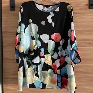 Damee Multicolor Abstract Tunic with bell sleeves. Excellent condition